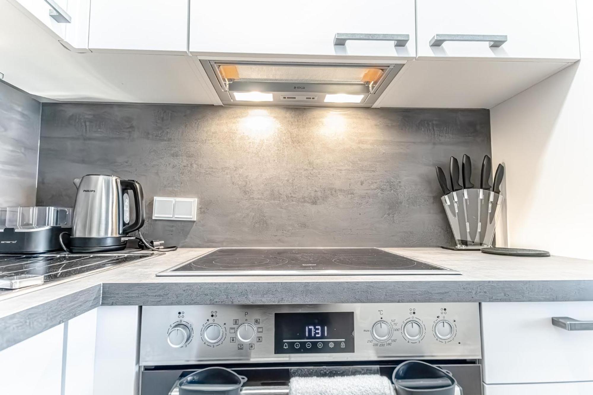 Apartamento Charming 1br, Steps From Reumannplatz U1 *
